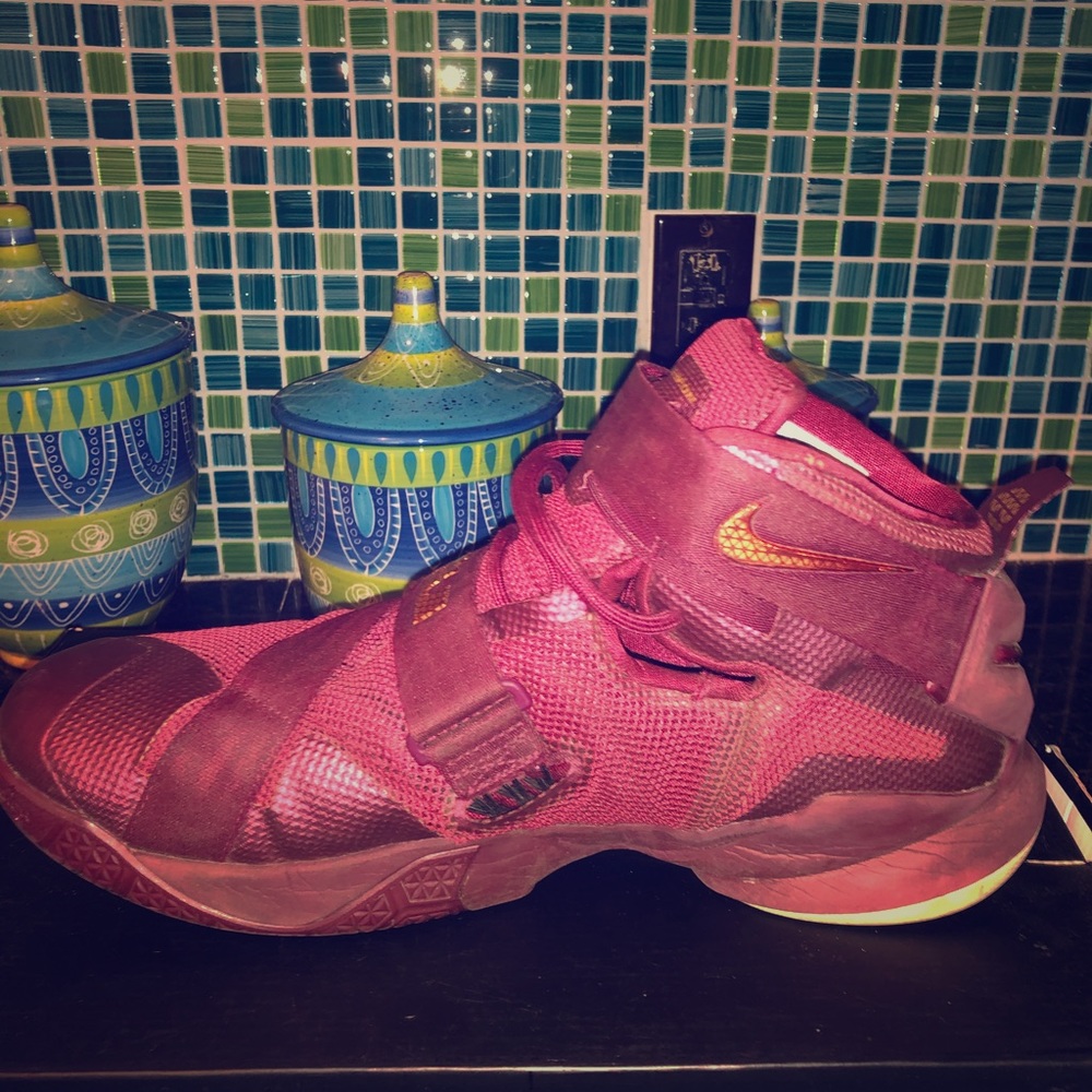 Men’s Lebron Soldier 9 Premium!!